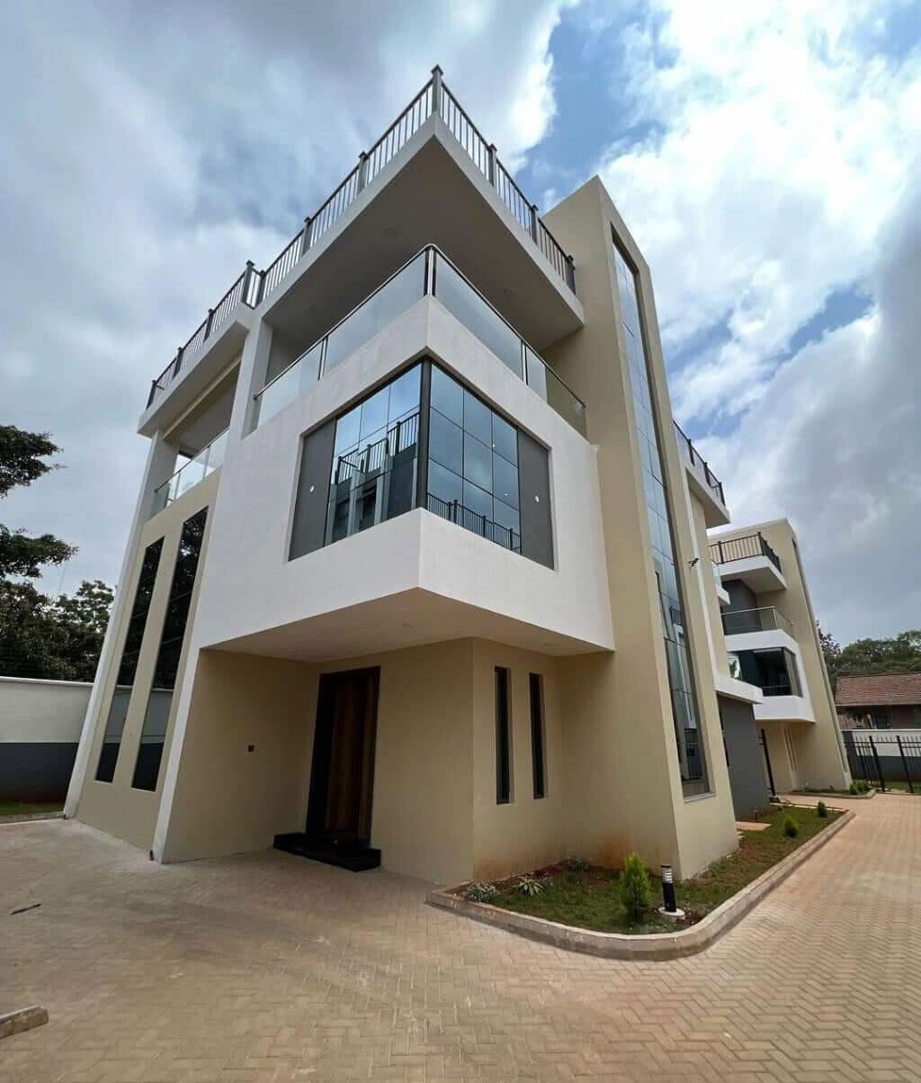 4-Ensuite Townhouse with Rooftop Terrace & Family Room - Lavington