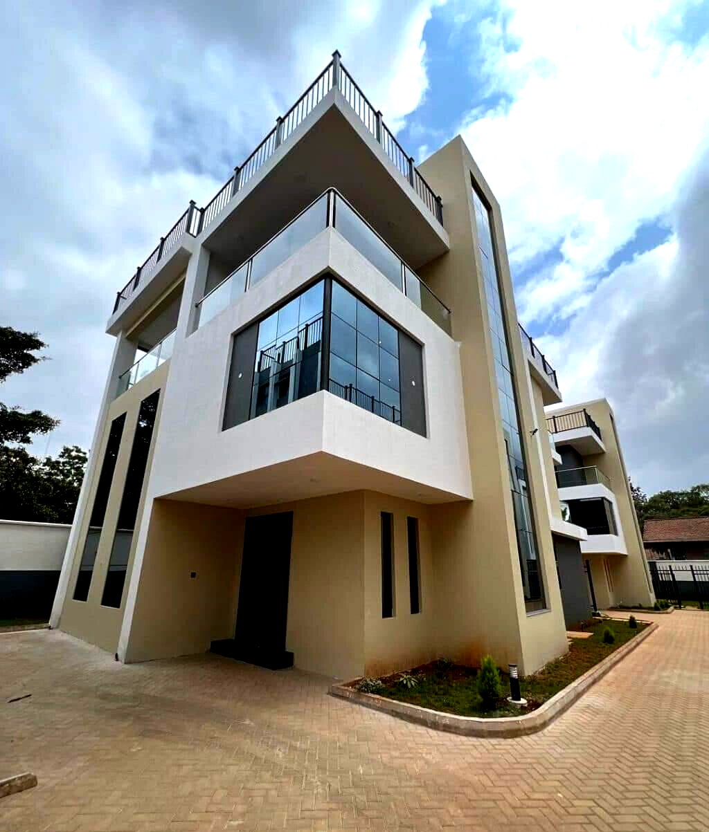 4-Ensuite Townhouse with Rooftop Terrace & Family Room - Lavington
