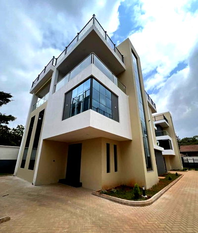 4-Ensuite Townhouse with Rooftop Terrace & Family Room - Lavington