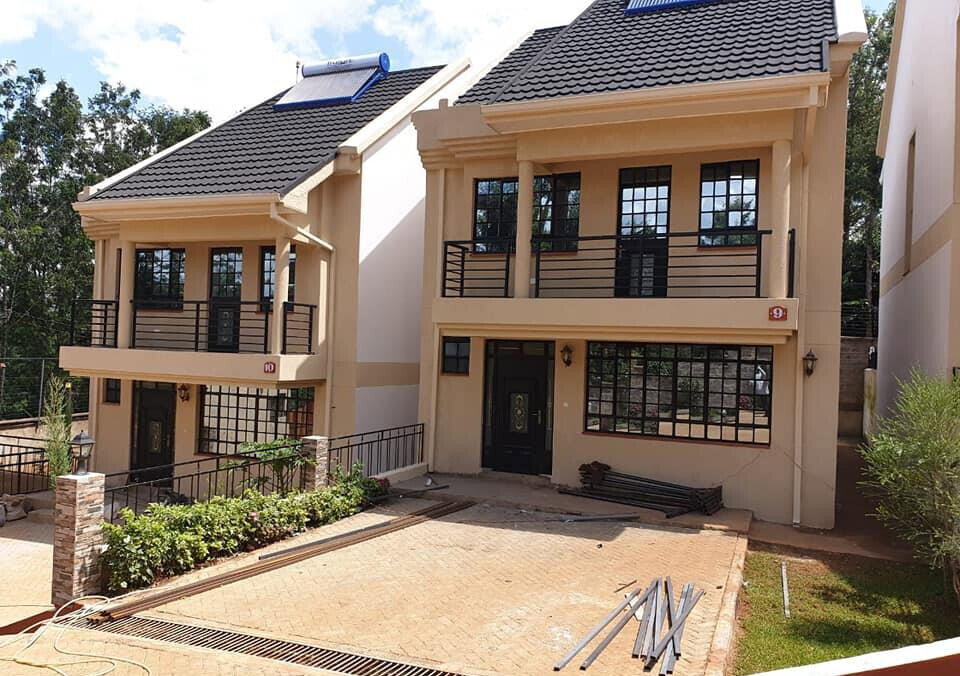 3BR All-Ensuite Townhouse with DSQ & Manicured Lawns – Windsor, Nairobi