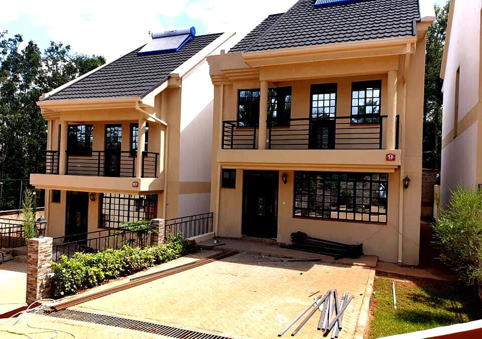 3BR All-Ensuite Townhouse with DSQ & Manicured Lawns – Windsor, Nairobi