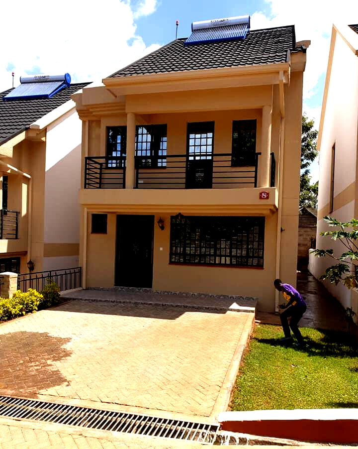 3BR All-Ensuite Townhouse with DSQ & Manicured Lawns – Windsor, Nairobi