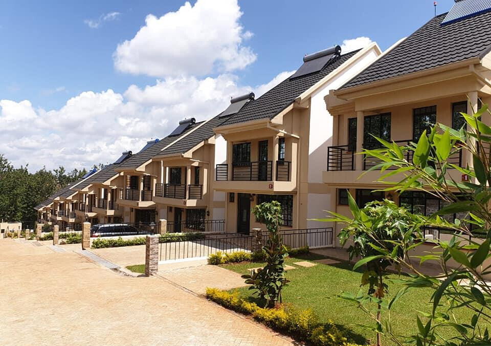 3BR All-Ensuite Townhouse with DSQ & Manicured Lawns – Windsor, Nairobi