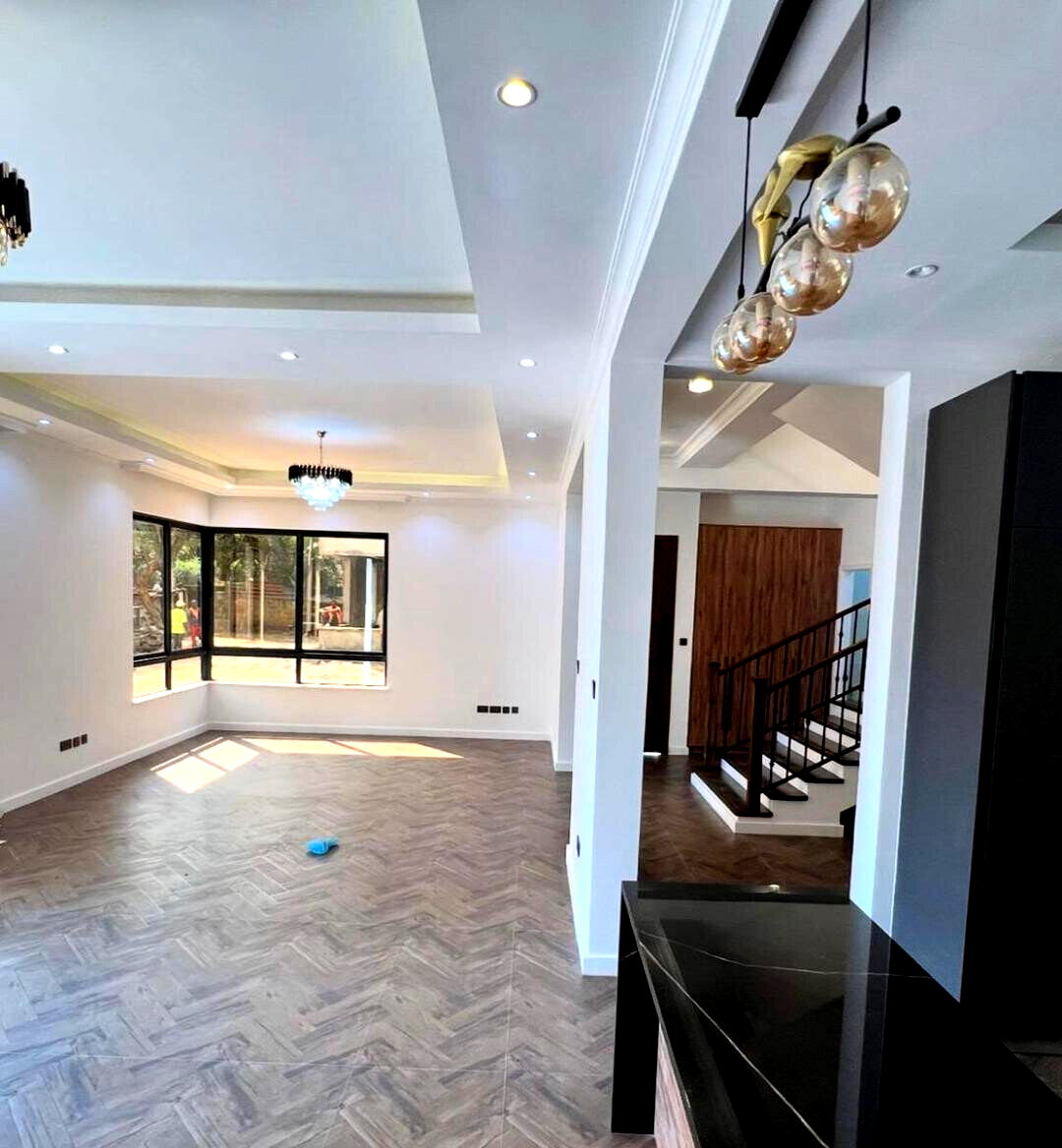 Newly Built 4-Ensuite Townhouse with Rooftop Terrace - Lavington
