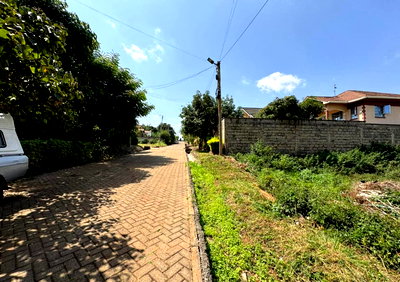 1/8 Acre Plot with Garden