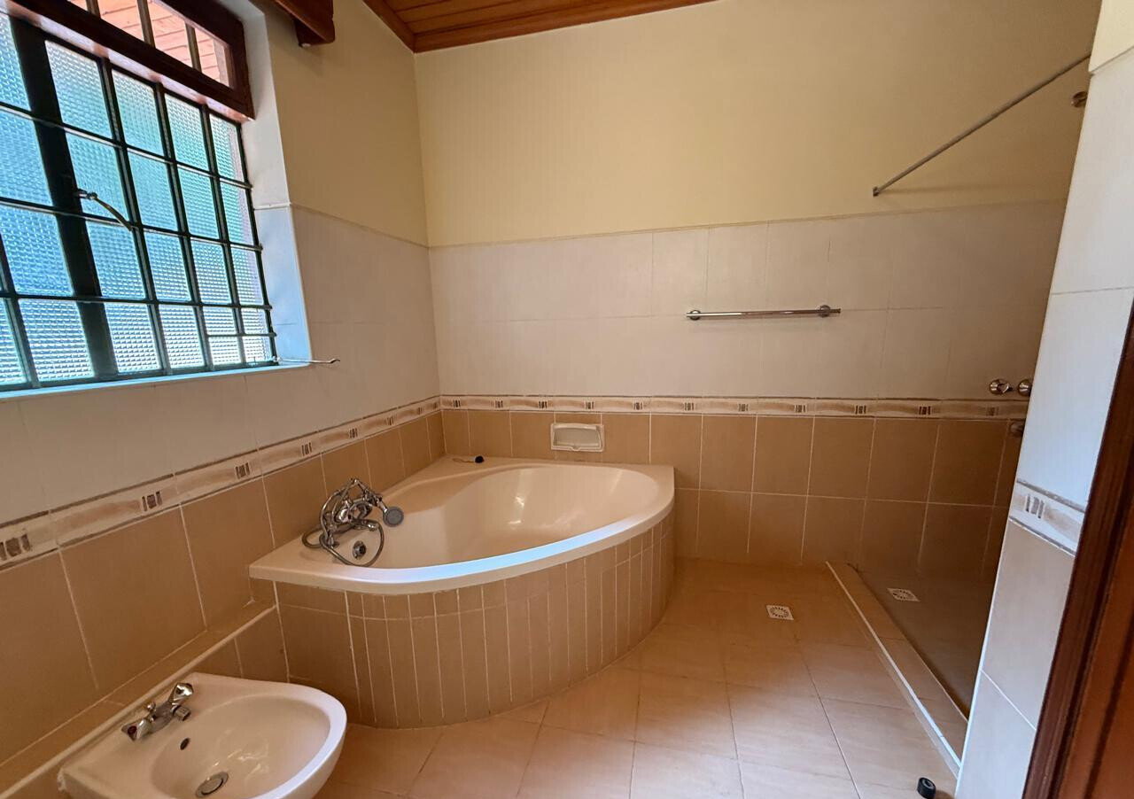6BR Townhouse with Garden at KSh 140M