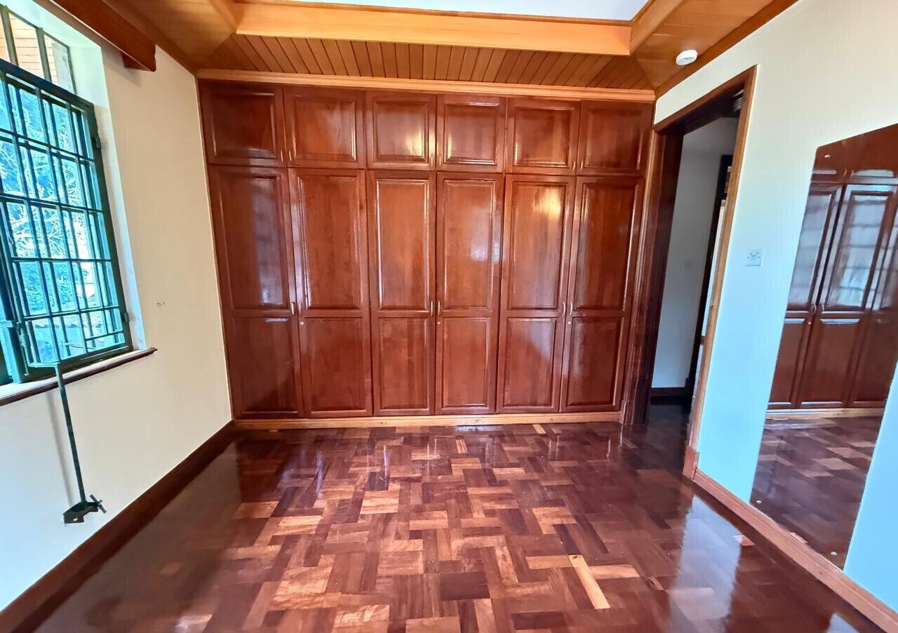 6BR Townhouse with Garden at KSh 140M
