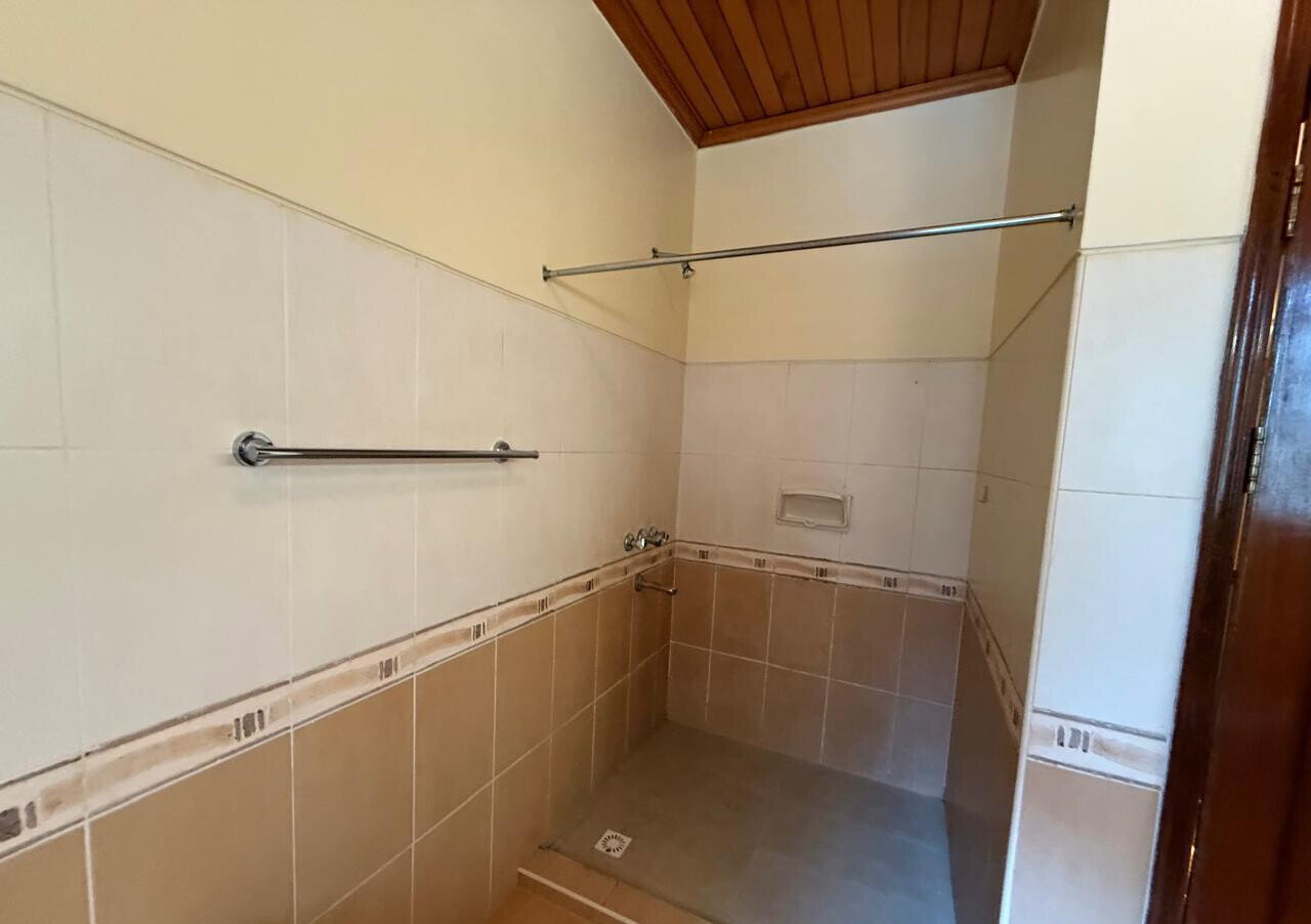 6BR Townhouse with Garden at KSh 140M