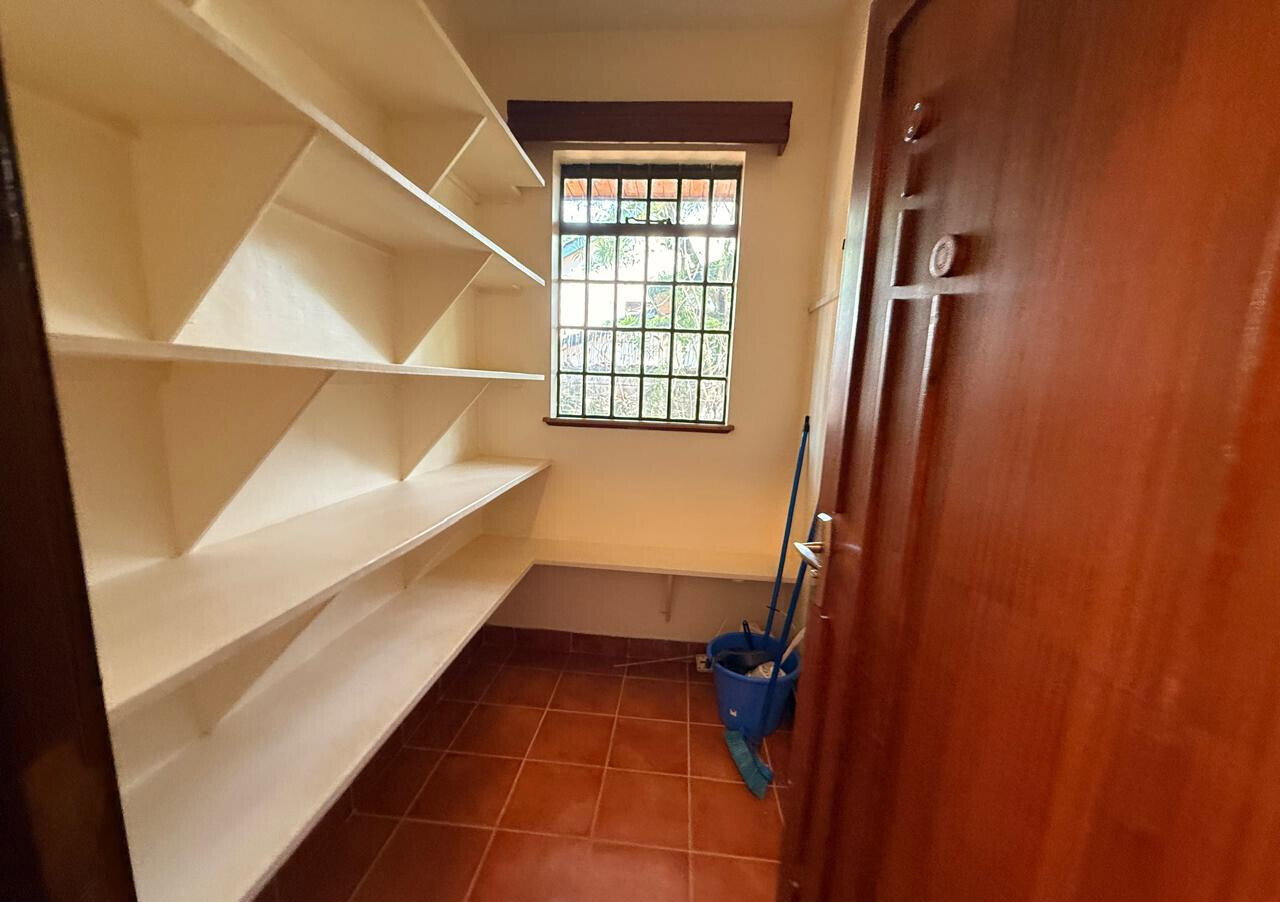 6BR Townhouse with Garden at KSh 140M