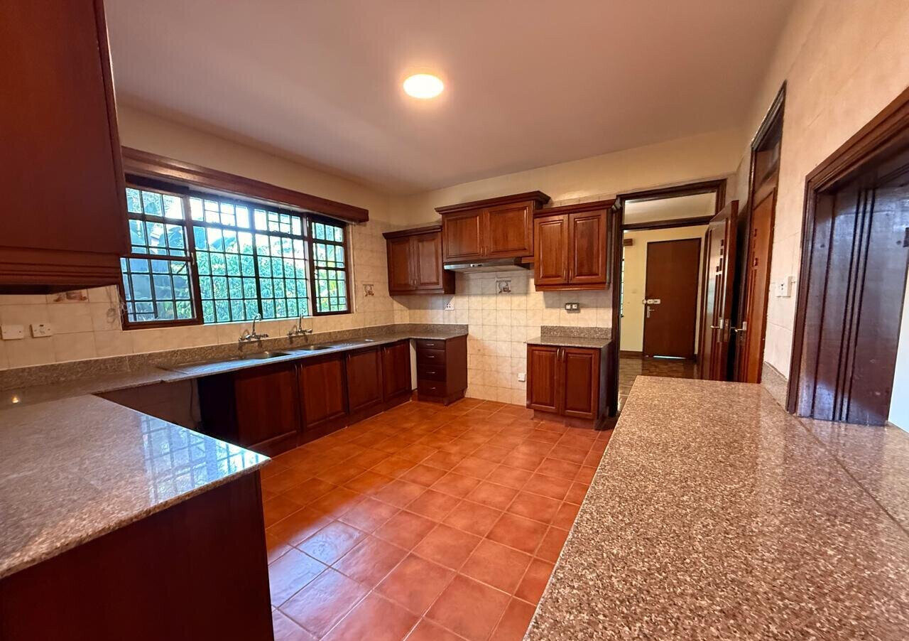 6BR Townhouse with Garden at KSh 140M
