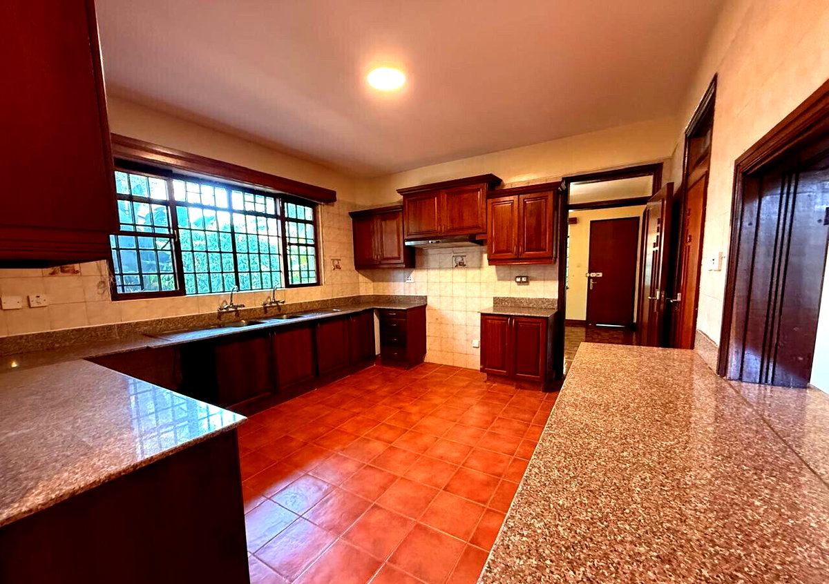 6BR Townhouse with Garden at KSh 140M