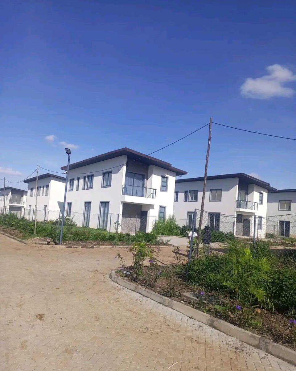 4BR All-Ensuite Villa with DSQ & Pool Access - Ongata Rongai