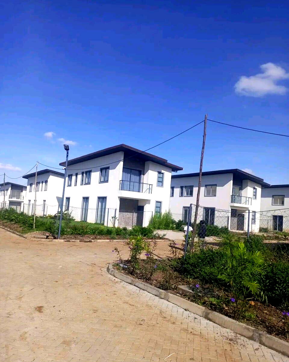 4BR All-Ensuite Villa with DSQ & Pool Access - Ongata Rongai