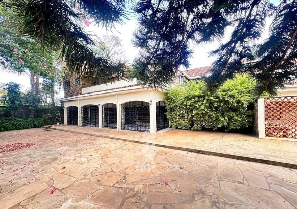 8BR Mansion with Garden at KSh 650K