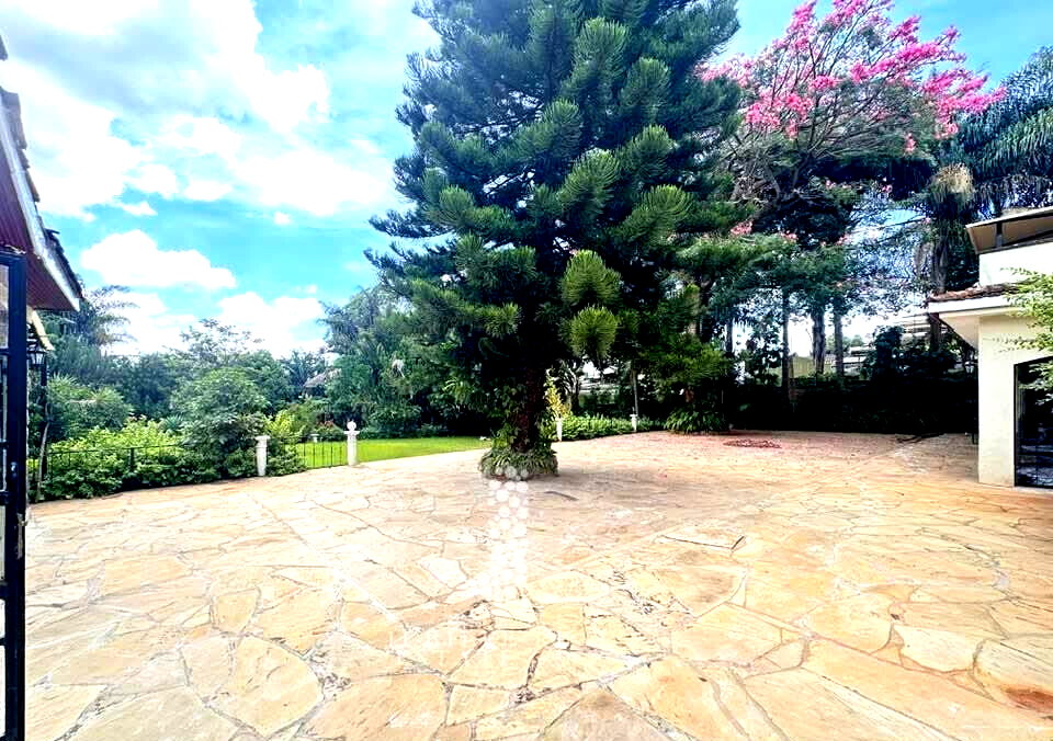8BR Mansion with Garden at KSh 650K