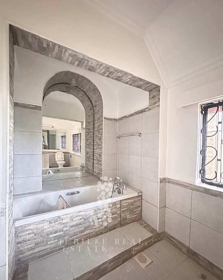 8BR Mansion with Garden at KSh 650K