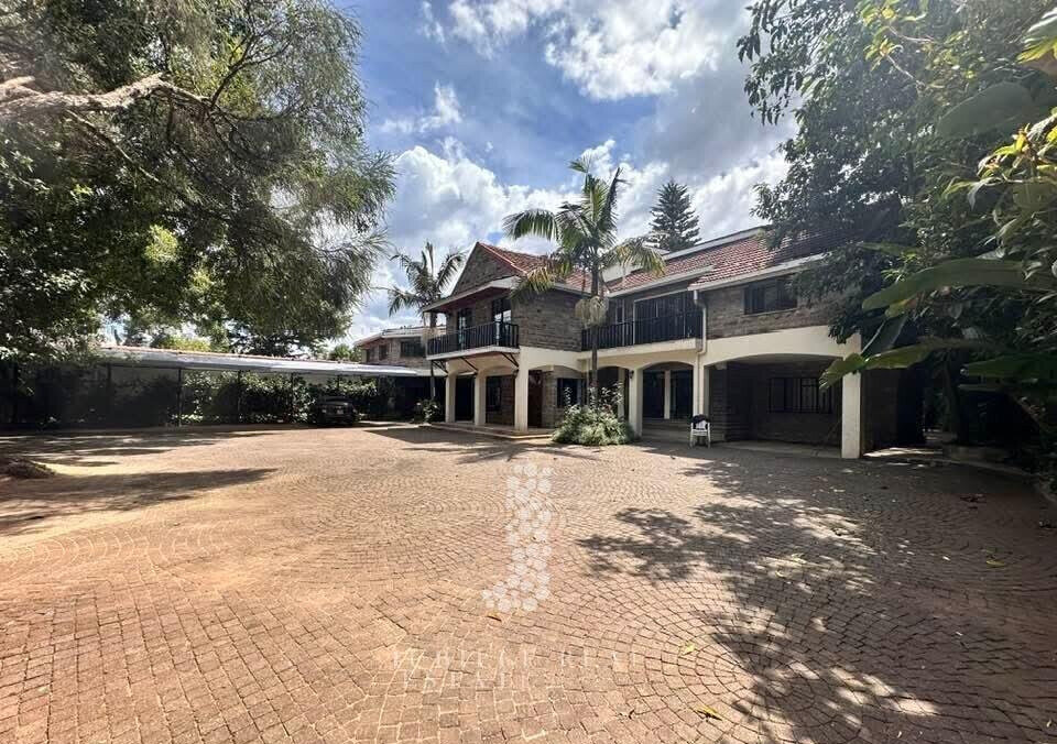 8BR Mansion with Garden at KSh 650K