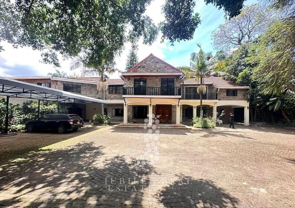 8BR Mansion with Garden at KSh 650K
