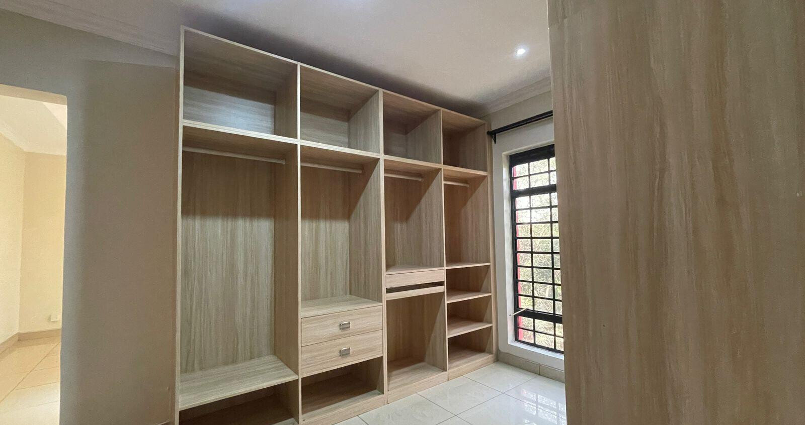 4BR All-Ensuite Villa with Lush Garden & Backup Power - New Runda