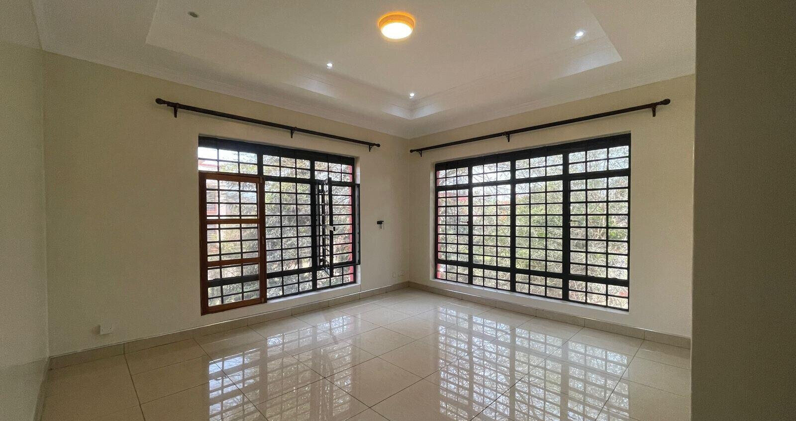 4BR All-Ensuite Villa with Lush Garden & Backup Power - New Runda