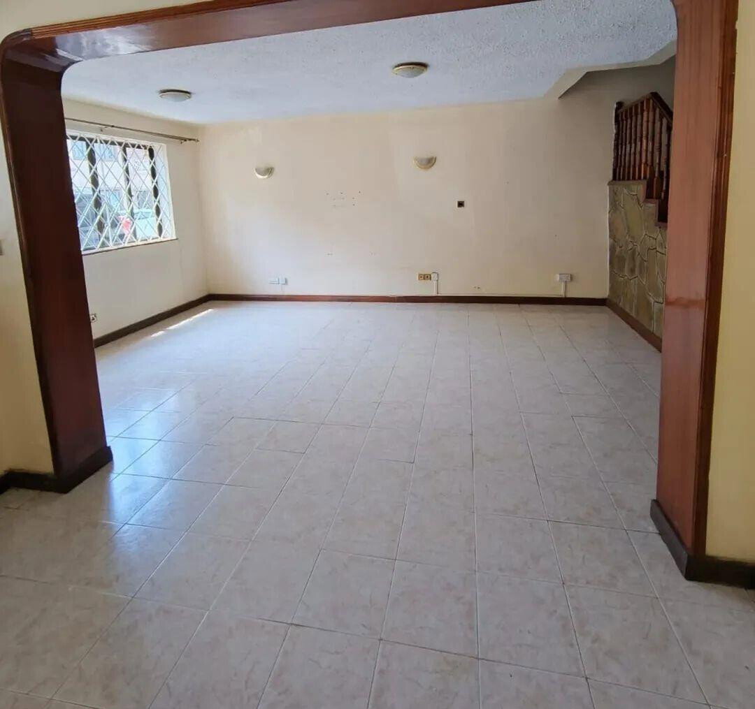 4BR Townhouse with DSQ & Closed Kitchen - Kileleshwa