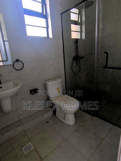 4bdrm Villa in Membley for sale - Image 15