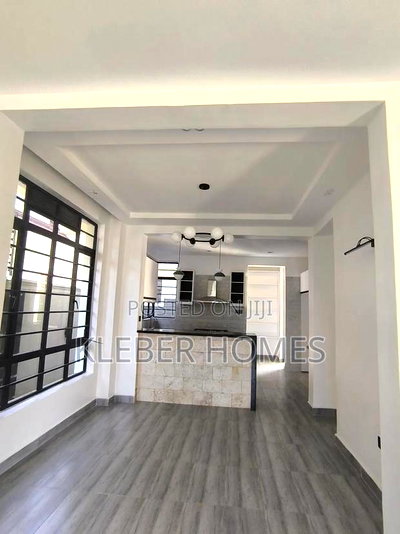 4bdrm Villa in Membley for sale - Image 4