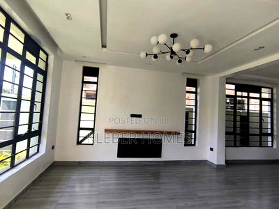 4bdrm Villa in Membley for sale - Image 2