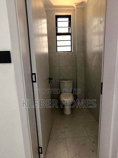 4bdrm Villa in Membley for sale - Image 8