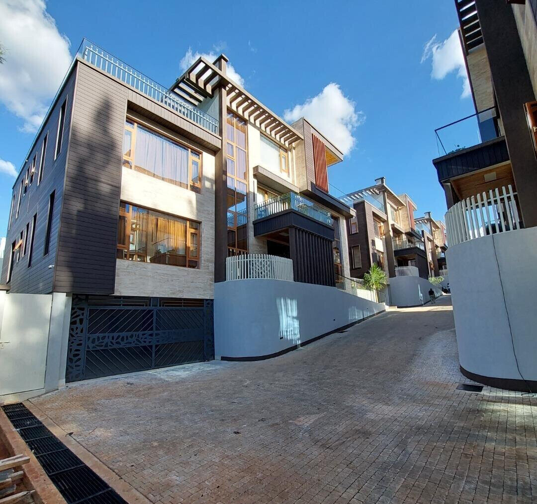 6-Bed Villa with Elevator & Panic Room - Lavington