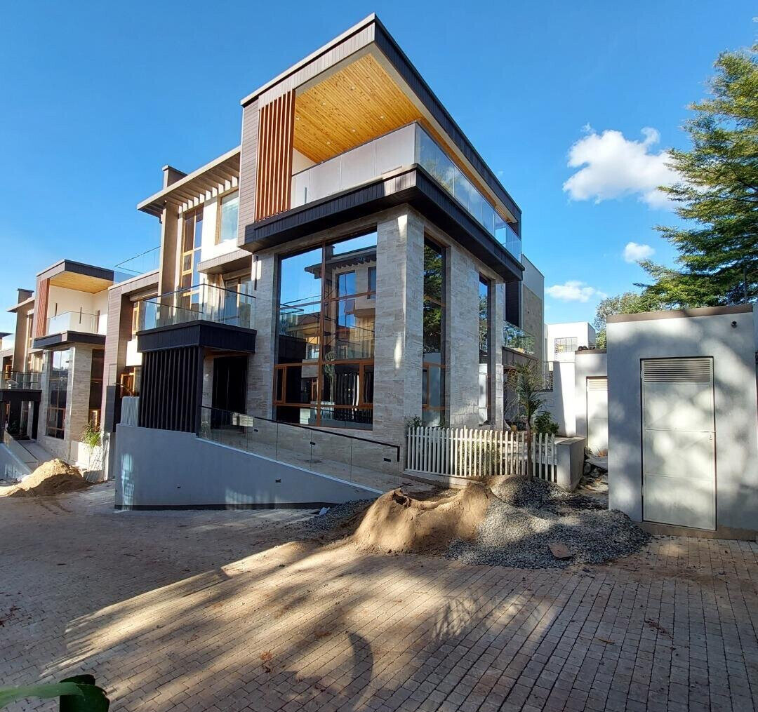 6-Bed Villa with Elevator & Panic Room - Lavington