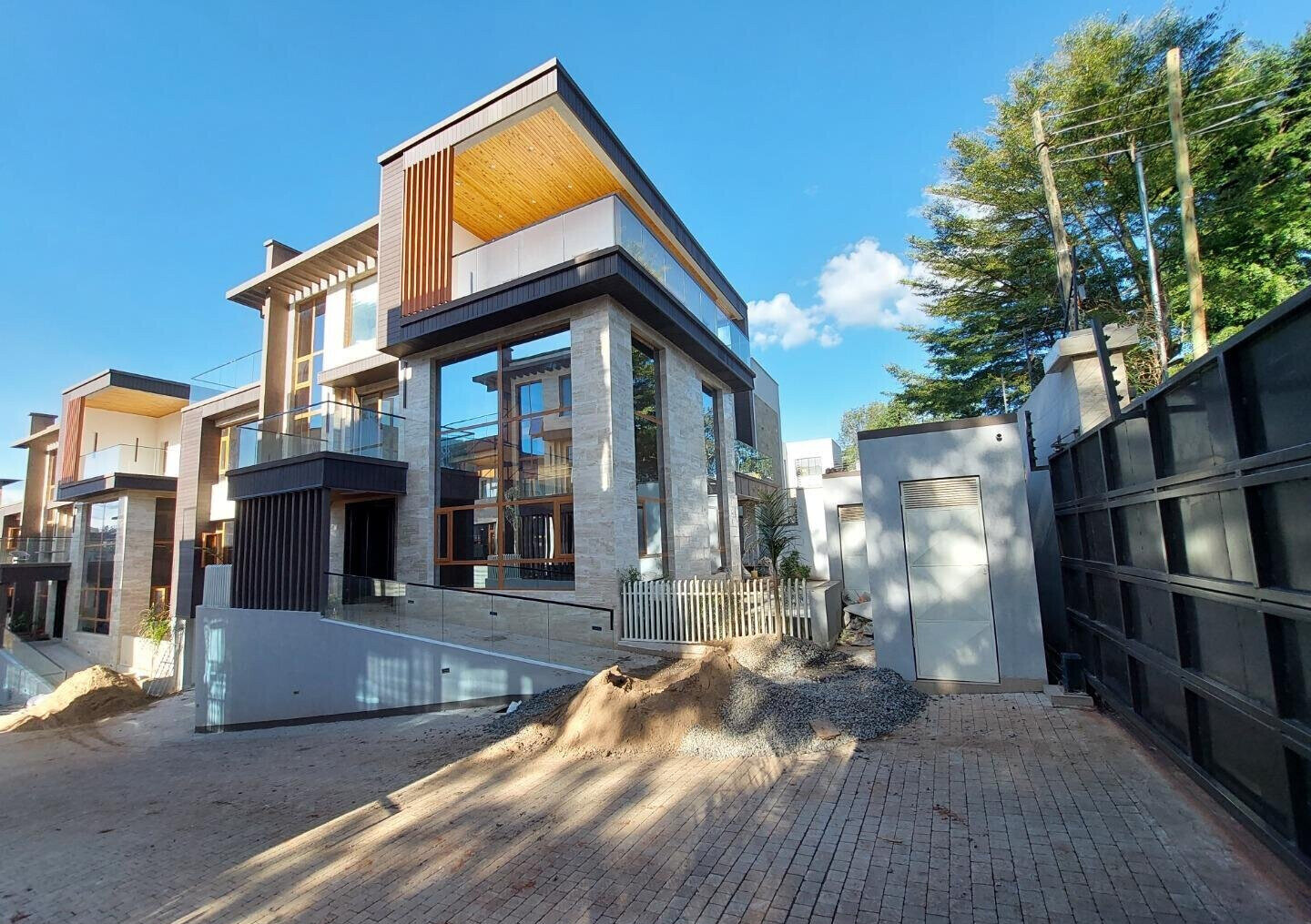 6-Bed Villa with Elevator & Panic Room - Lavington