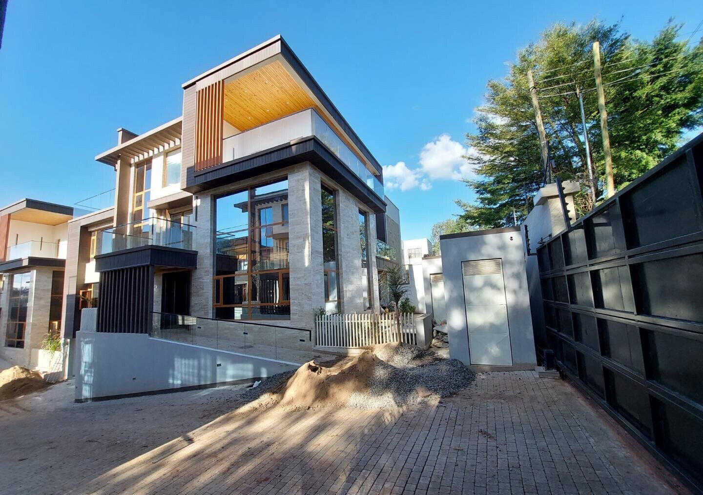 6-Bed Villa with Elevator & Panic Room - Lavington