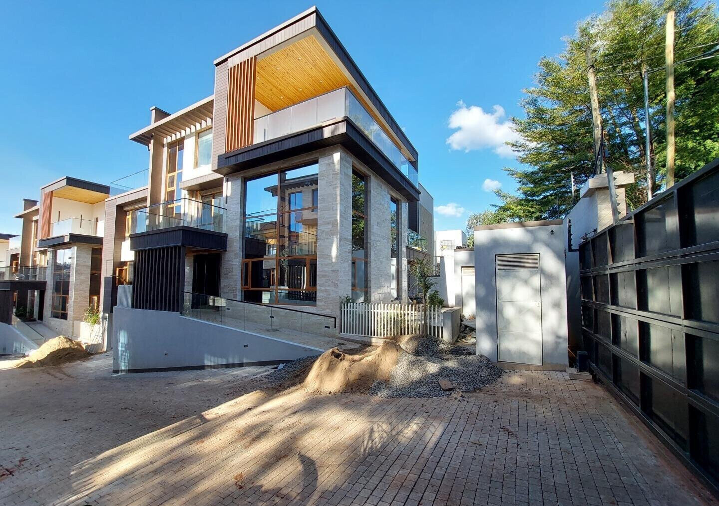 6-Bed Villa with Elevator & Panic Room - Lavington