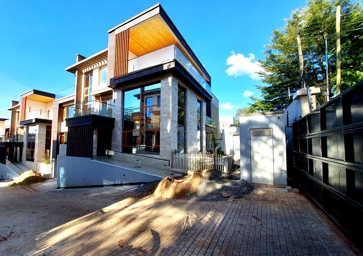6-Bed Villa with Elevator & Panic Room - Lavington