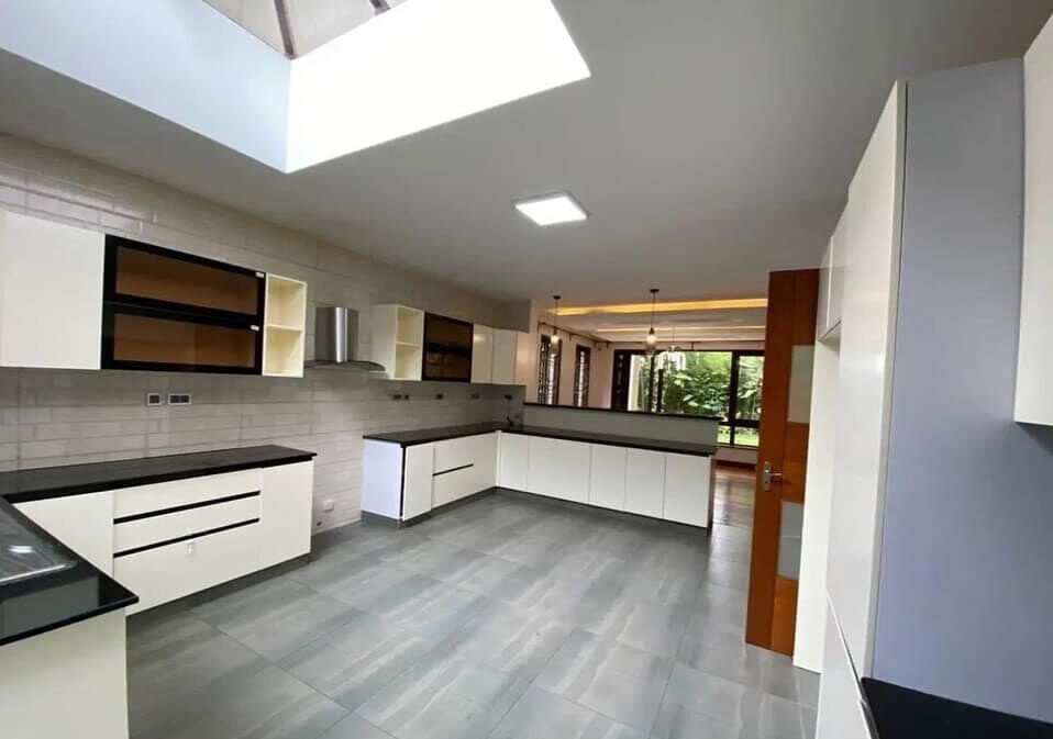 5-Ensuite Villa with DSQ & Generator in Leafy Lavington