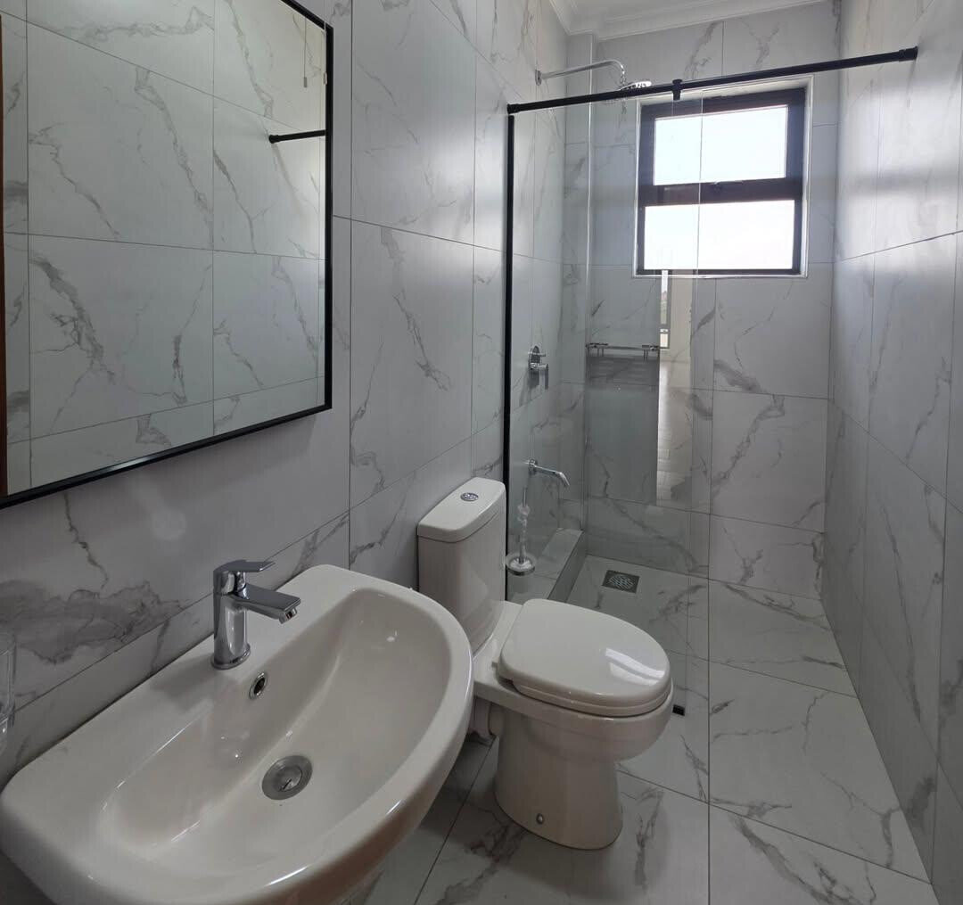 4BR All-Ensuite Townhouse with Pool & Gym - Kitengela Phase 1