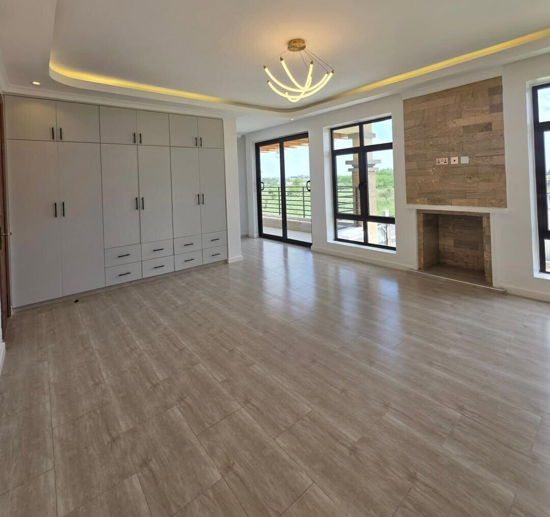 4BR All-Ensuite Townhouse with Pool & Gym - Kitengela Phase 1