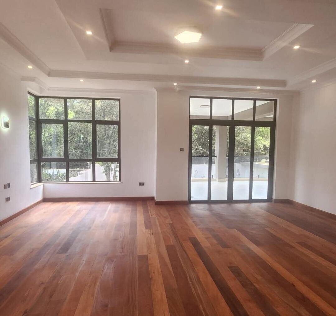Half-Acre 5-Ensuite Villa with Mahogany Parquet – Karen