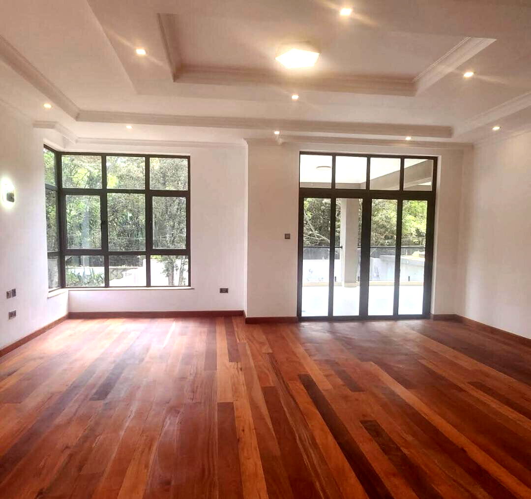 Half-Acre 5-Ensuite Villa with Mahogany Parquet – Karen