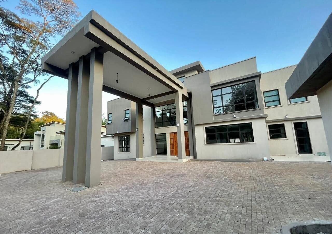 Half-Acre 5-Ensuite Villa with Mahogany Parquet – Karen