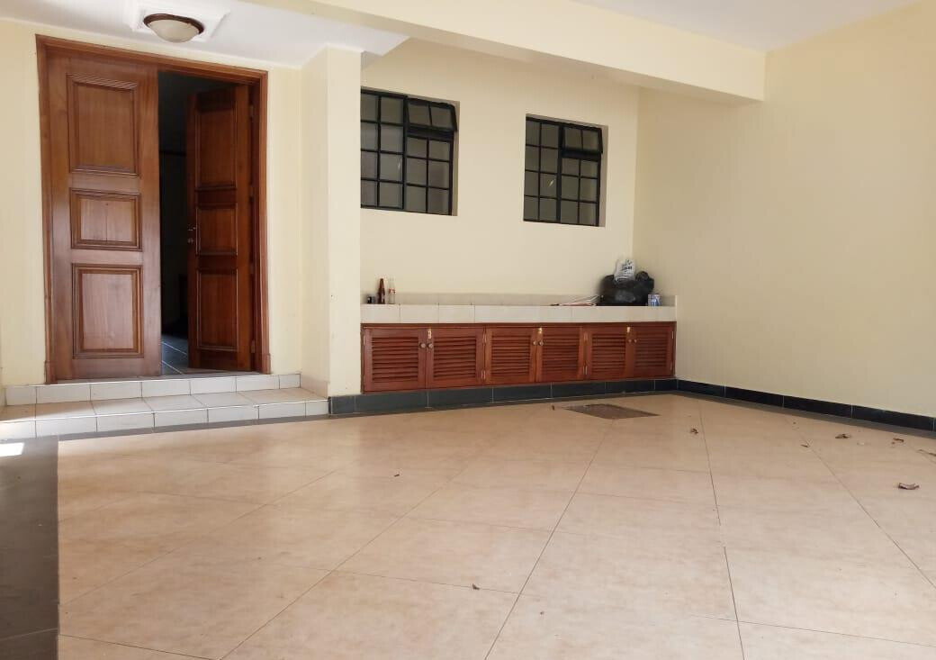 4-Ensuite Townhouse with Fireplace & Private Garden - Spring Valley