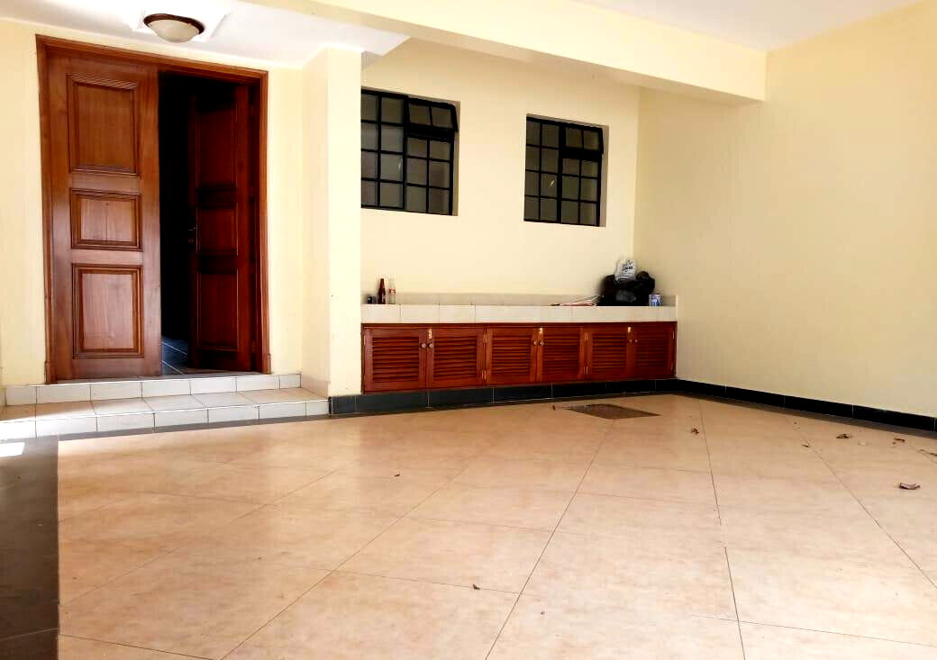 4-Ensuite Townhouse with Fireplace & Private Garden - Spring Valley