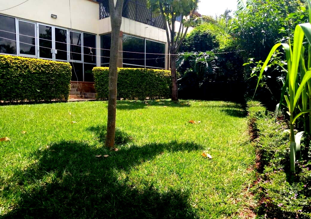 4-Ensuite Townhouse with Fireplace & Private Garden - Spring Valley