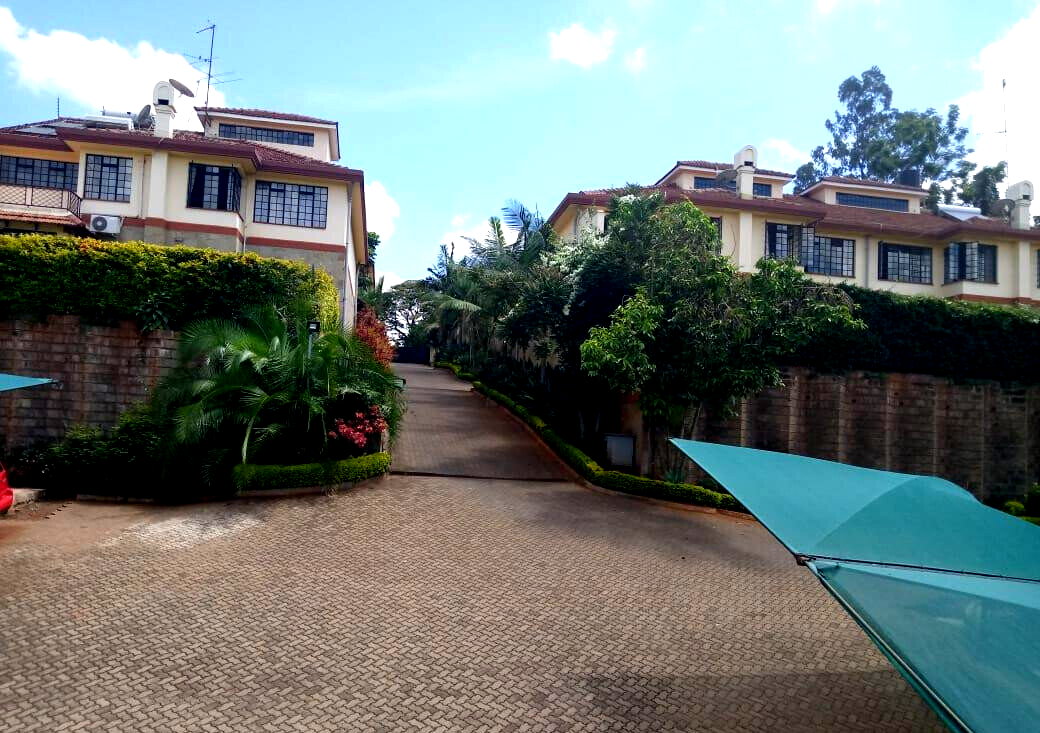 4-Ensuite Townhouse with Fireplace & Private Garden - Spring Valley