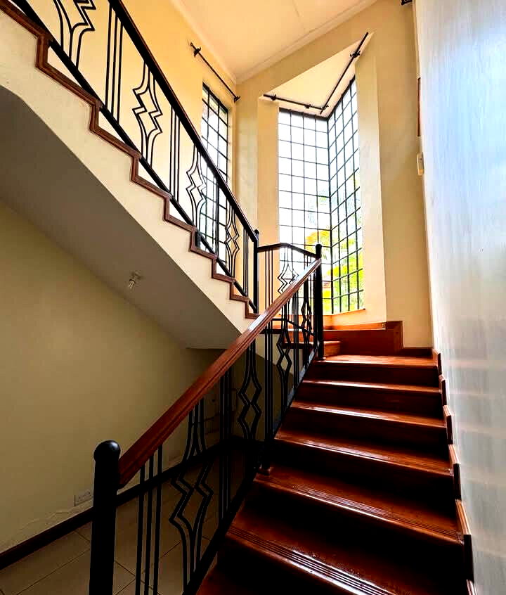 4BR All-Ensuite Townhouse with Guest Wing & Clubhouse - Runda