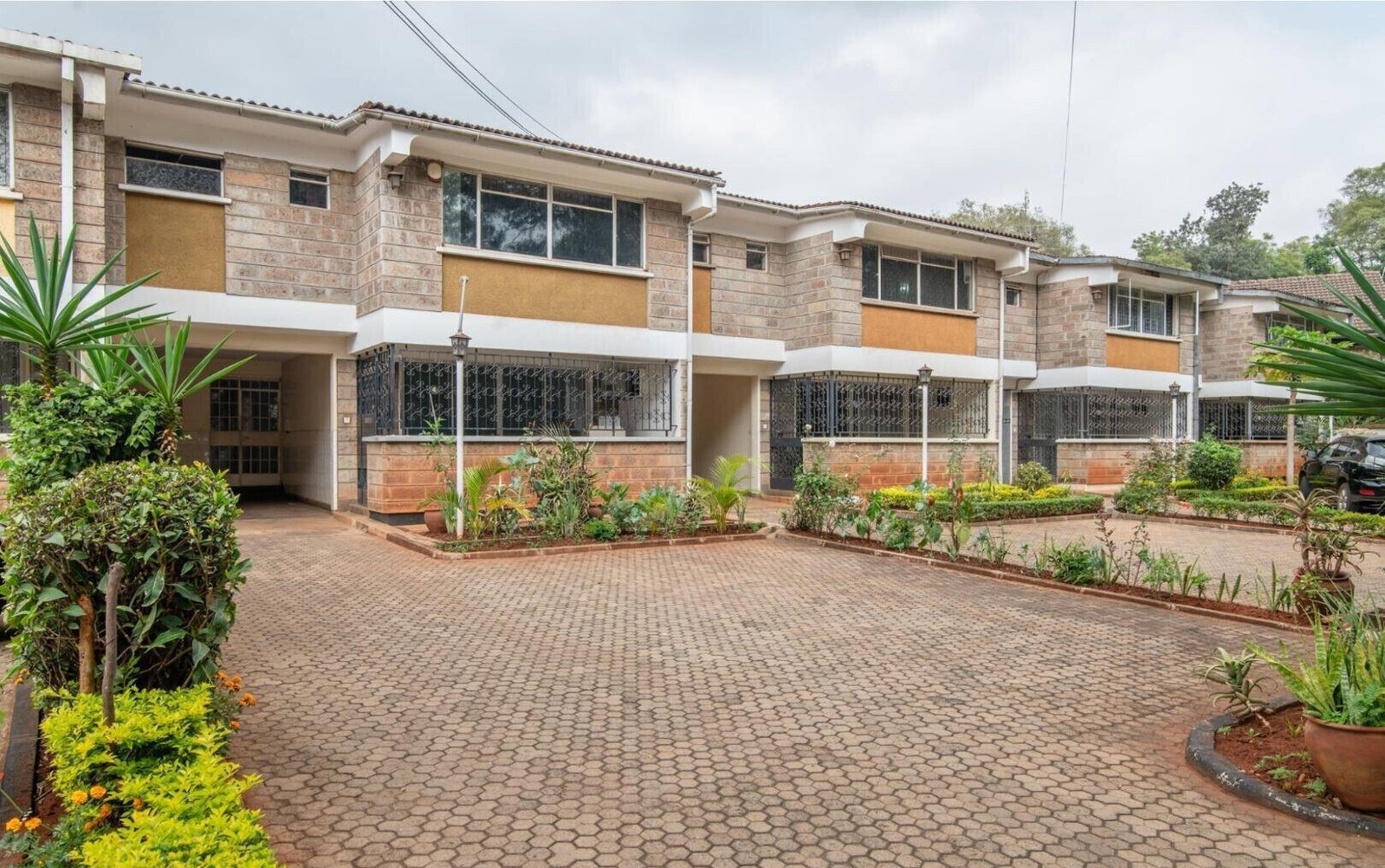 4BR Maisonette in 10-Home Gated Estate - Spring Valley