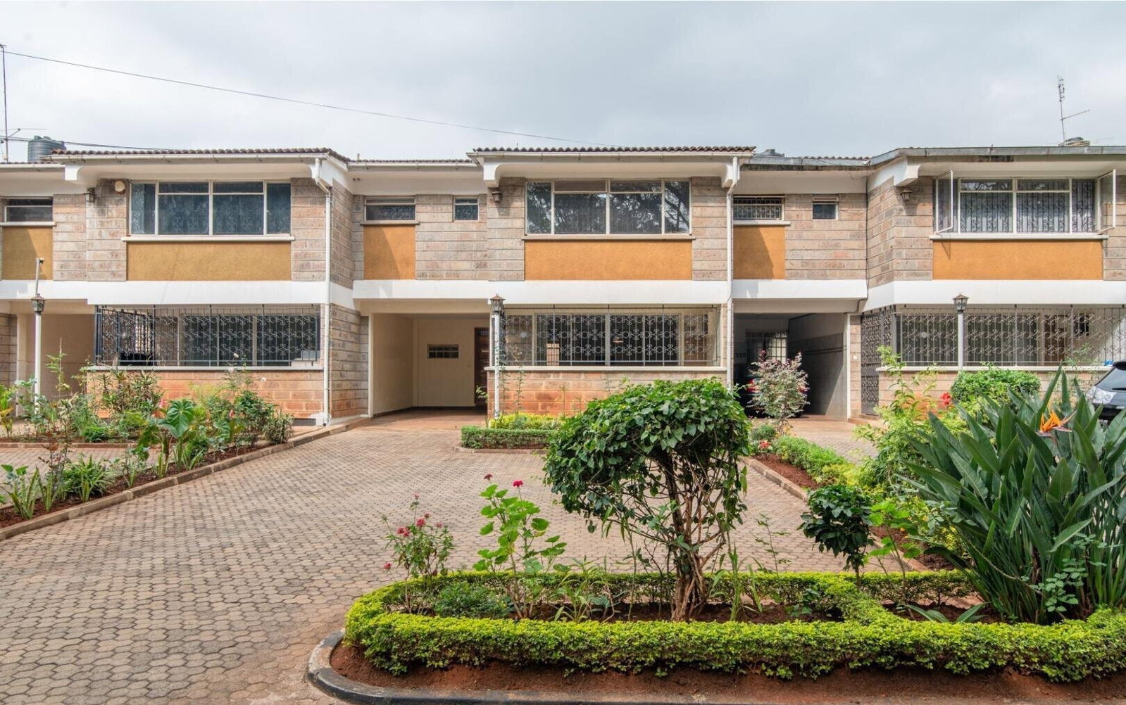 4BR Maisonette in 10-Home Gated Estate - Spring Valley