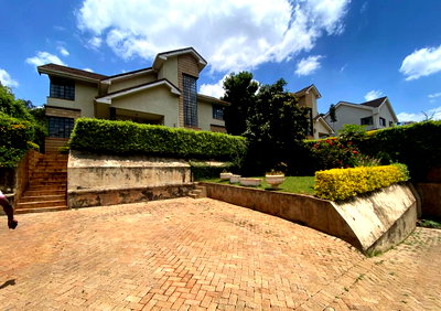 4BR Townhouse with Garden, Kitisuru