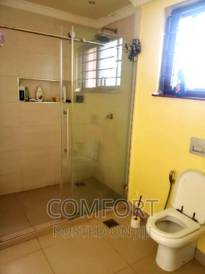 5bdrm Townhouse/Terrace in Lavington Green for sale - Image 8